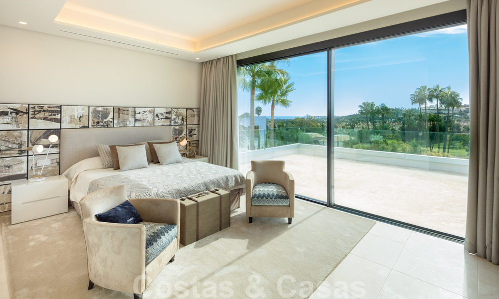 Nouvelle villa de luxe phénoménale et contemporaine à vendre au cœur de la vallée du golf de Nueva Andalucia, à Marbella 37932