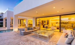 Nouvelle villa de luxe phénoménale et contemporaine à vendre au cœur de la vallée du golf de Nueva Andalucia, à Marbella 37938 