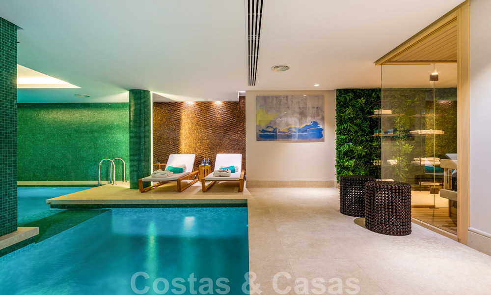 Prête à emménager, villa de design moderne à vendre, deuxième ligne de plage sur le Golden Mile, Marbella 37979