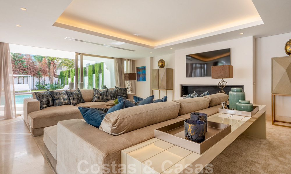 Prête à emménager, villa de design moderne à vendre, deuxième ligne de plage sur le Golden Mile, Marbella 37982