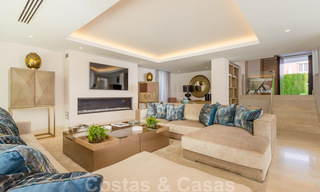 Prête à emménager, villa de design moderne à vendre, deuxième ligne de plage sur le Golden Mile, Marbella 37983 