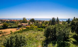 Terrain avec projet et avec permis pour une Majestueuse villa de luxe de style méditerranéenne contemporaine à vendre avec vue imprenable sur la mer dans le quartier recherché de Cascada de Camojan à Marbella 38064 