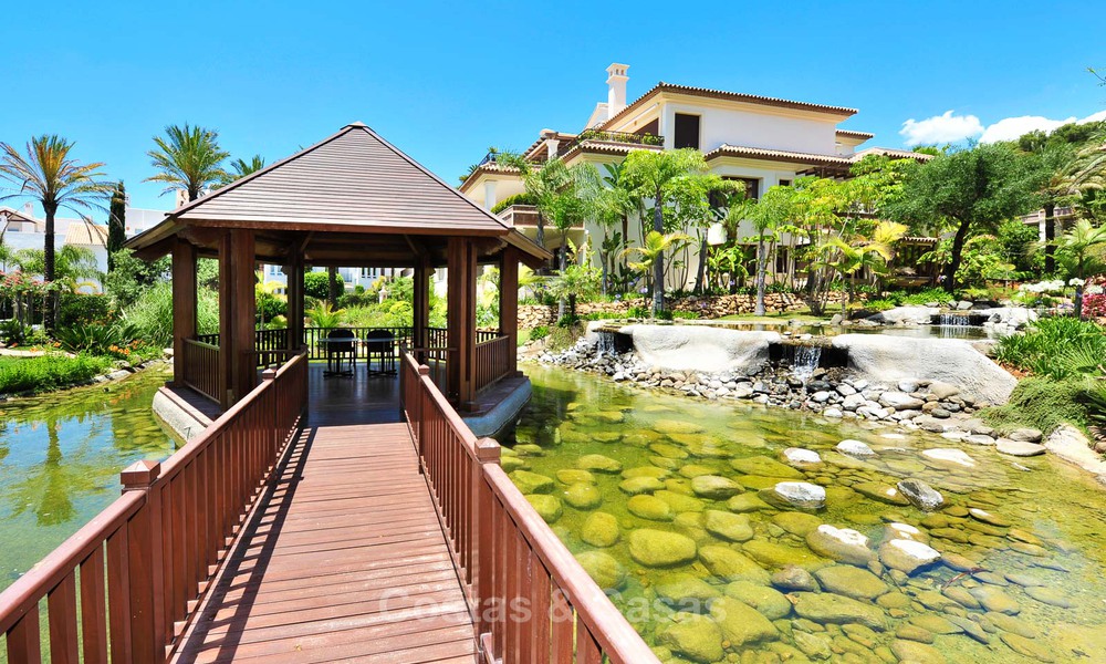 Vente d'un élégant penthouse en front de mer de style méditerranéen avec vue sur la mer à Los Monteros, Marbella 38114