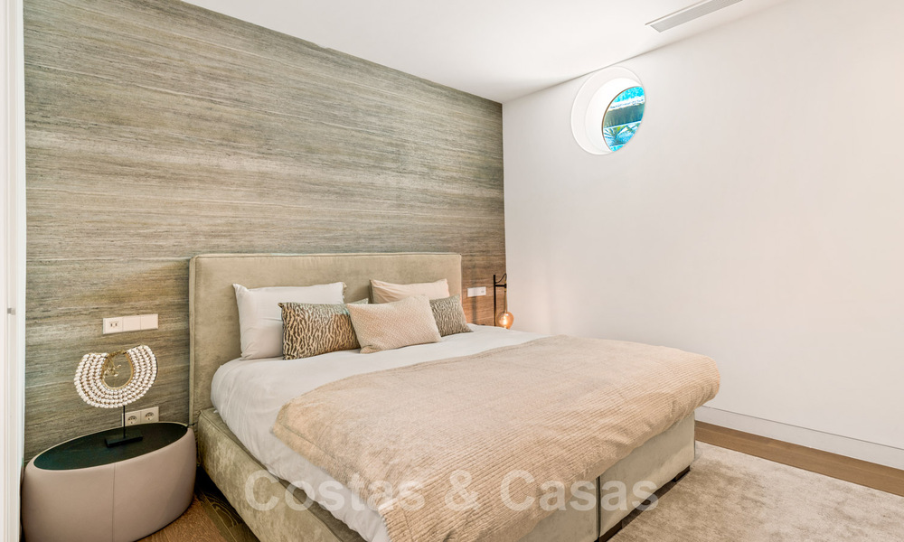 Villa design prête à être emménagée, avec vue magnifique sur le golf, dans une zone de golf prestigieuse à Benahavis - Marbella 38117