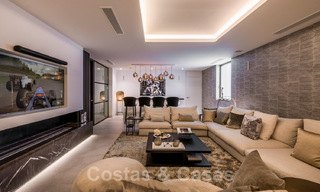 Villa design prête à être emménagée, avec vue magnifique sur le golf, dans une zone de golf prestigieuse à Benahavis - Marbella 38120 