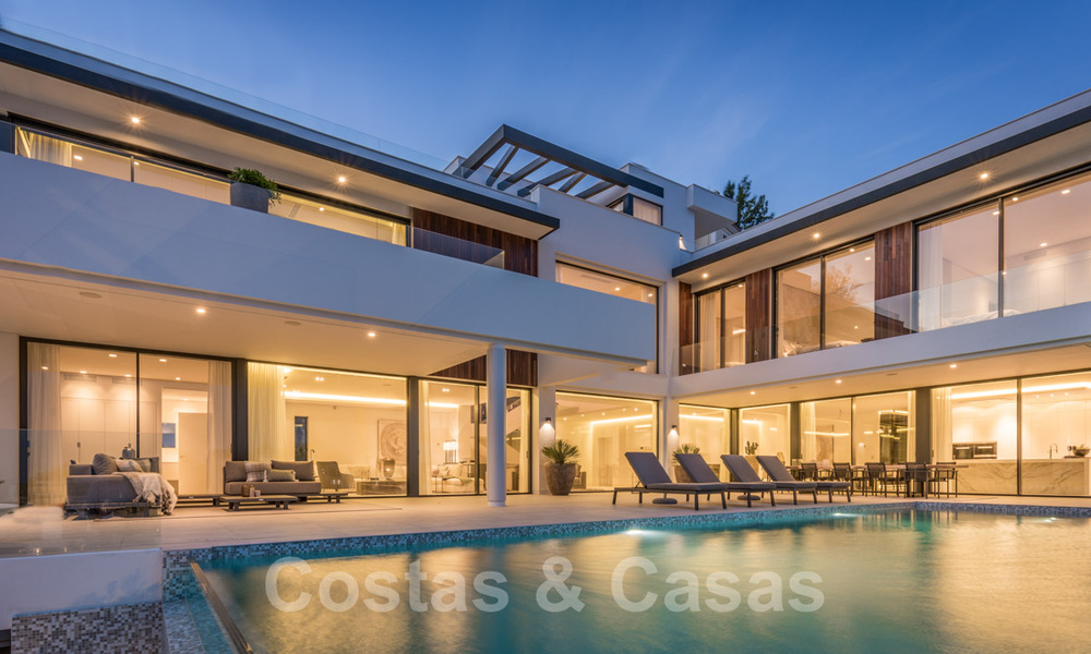 Villa design prête à être emménagée, avec vue magnifique sur le golf, dans une zone de golf prestigieuse à Benahavis - Marbella 38131