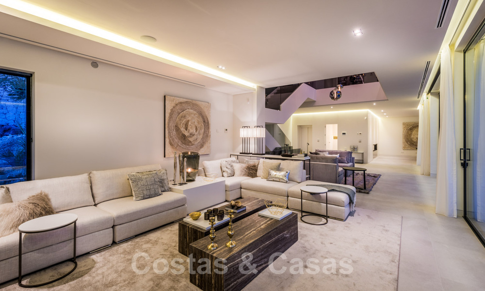 Villa design prête à être emménagée, avec vue magnifique sur le golf, dans une zone de golf prestigieuse à Benahavis - Marbella 38138