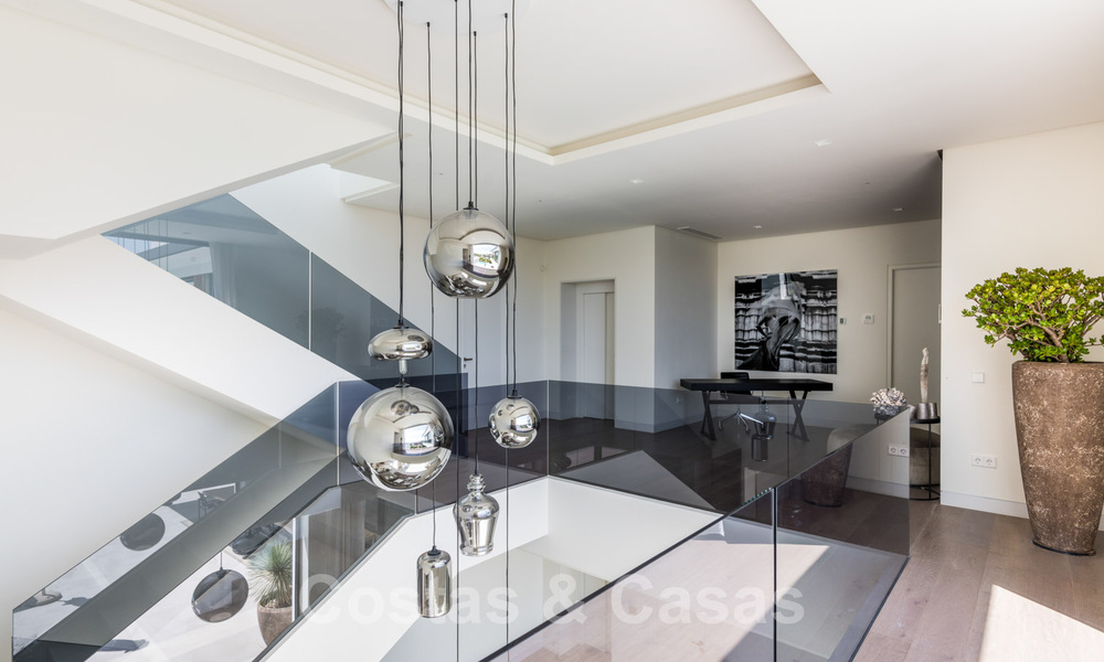 Villa design prête à être emménagée, avec vue magnifique sur le golf, dans une zone de golf prestigieuse à Benahavis - Marbella 38142