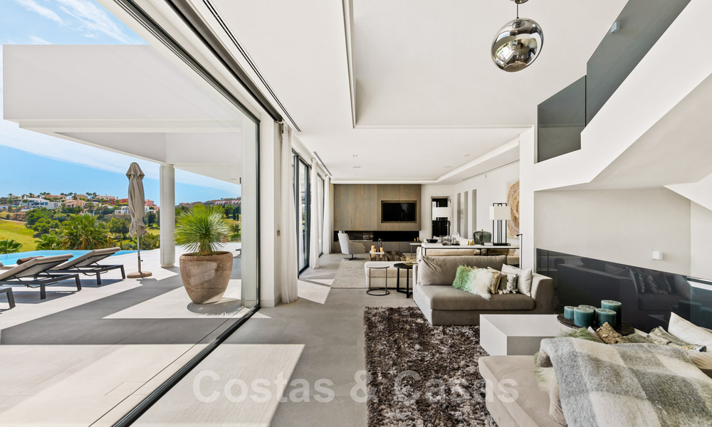 Villa design prête à être emménagée, avec vue magnifique sur le golf, dans une zone de golf prestigieuse à Benahavis - Marbella 38143