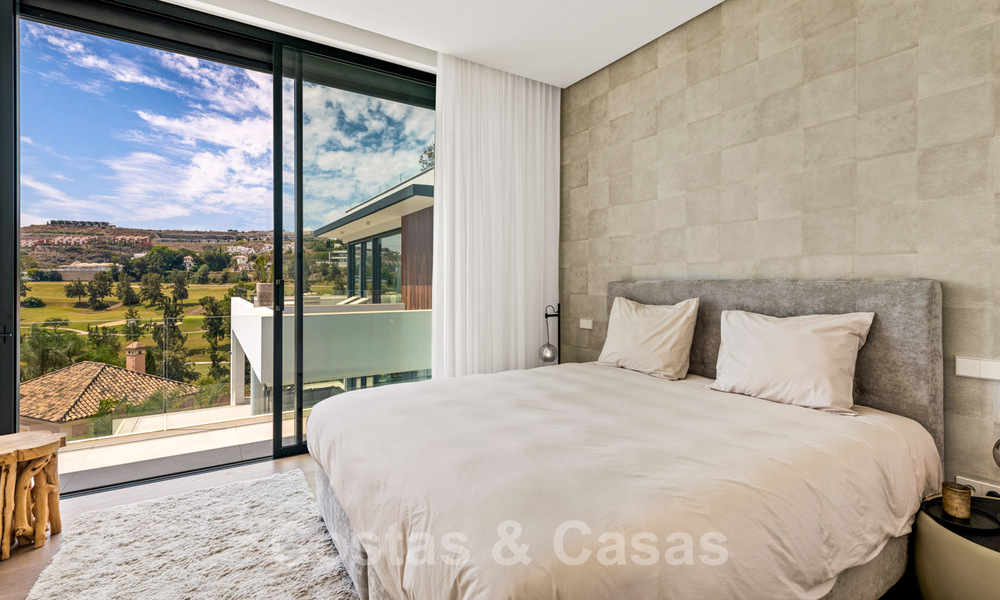 Villa design prête à être emménagée, avec vue magnifique sur le golf, dans une zone de golf prestigieuse à Benahavis - Marbella 38148