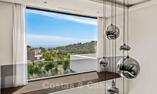 Villa design prête à être emménagée, avec vue magnifique sur le golf, dans une zone de golf prestigieuse à Benahavis - Marbella 38150 