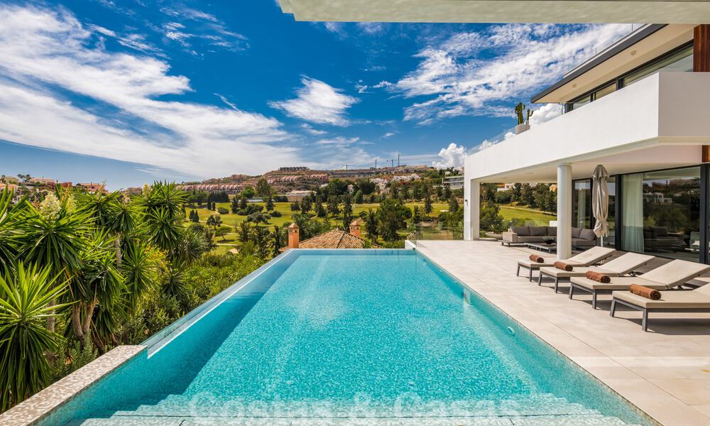 Villa design prête à être emménagée, avec vue magnifique sur le golf, dans une zone de golf prestigieuse à Benahavis - Marbella 38151