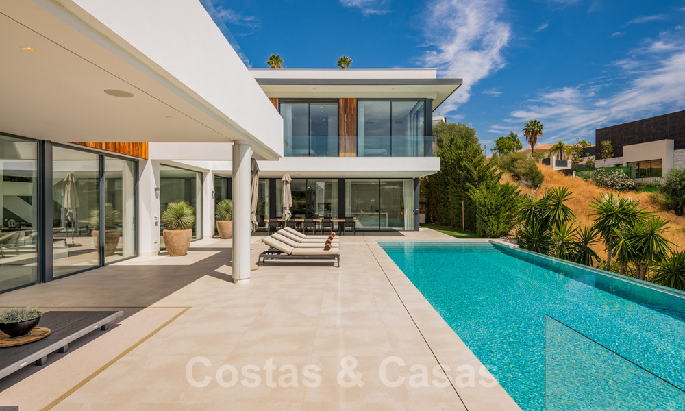 Villa design prête à être emménagée, avec vue magnifique sur le golf, dans une zone de golf prestigieuse à Benahavis - Marbella 38155