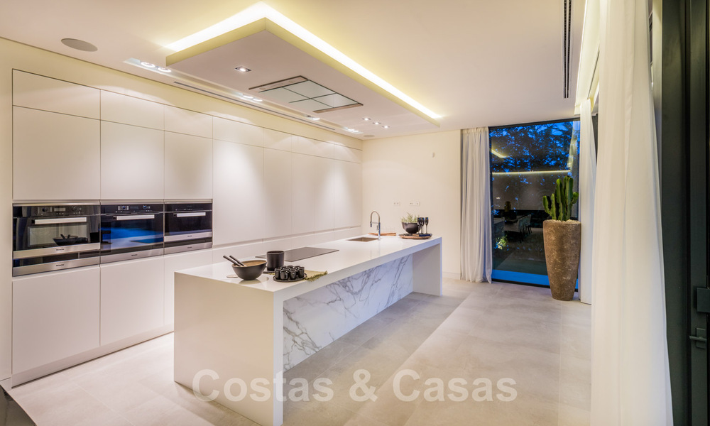 Villa design prête à être emménagée, avec vue magnifique sur le golf, dans une zone de golf prestigieuse à Benahavis - Marbella 38157