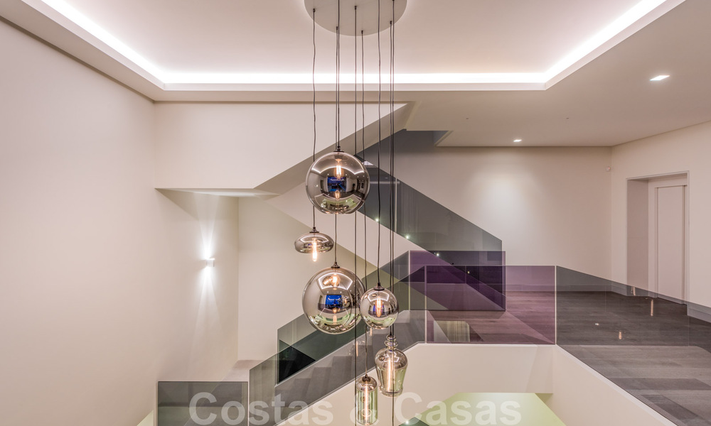 Villa design prête à être emménagée, avec vue magnifique sur le golf, dans une zone de golf prestigieuse à Benahavis - Marbella 38158