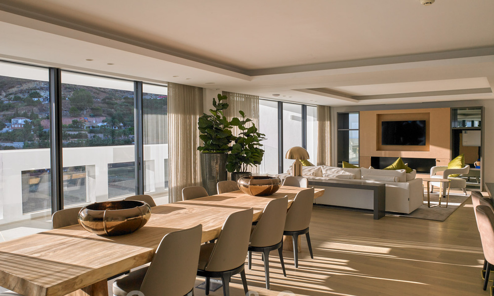 Appartements de luxe modernes et contemporains avec vue imprenable sur la mer, à vendre à proximité du centre de Marbella 38330