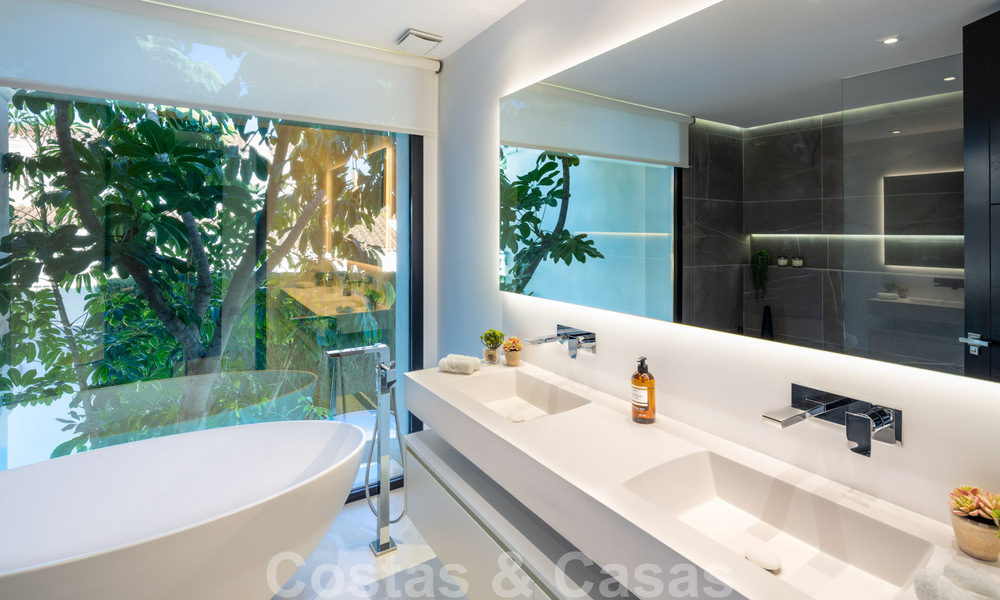 Villa de luxe élégante et très chic à vendre au cœur de la vallée du golf de Nueva Andalucia à Marbella 38204