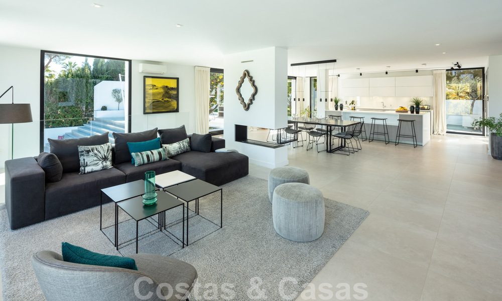 Villa de luxe élégante et très chic à vendre au cœur de la vallée du golf de Nueva Andalucia à Marbella 38220