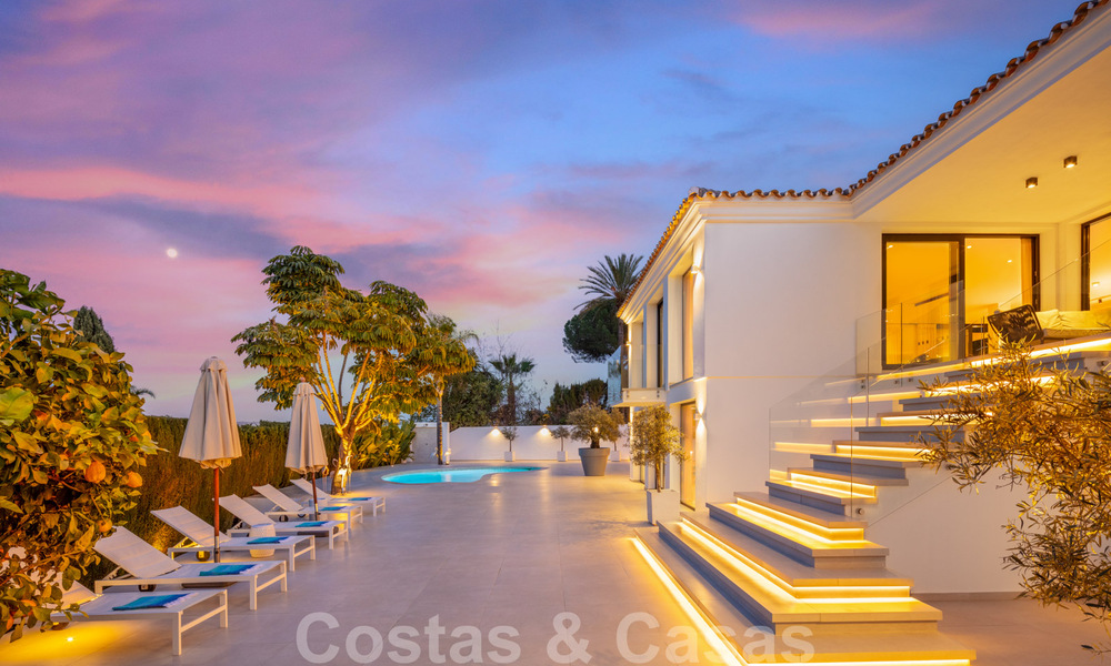 Villa de luxe élégante et très chic à vendre au cœur de la vallée du golf de Nueva Andalucia à Marbella 38230