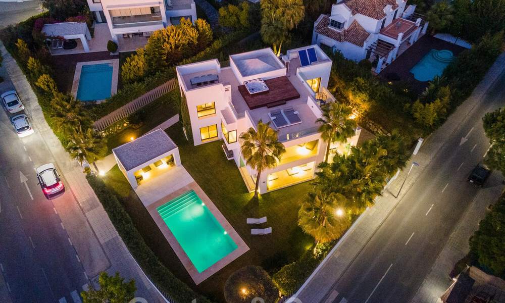 Villa de luxe contemporaine et élégante à vendre dans une communauté clôturée sur le Golden Mile à Marbella 38295