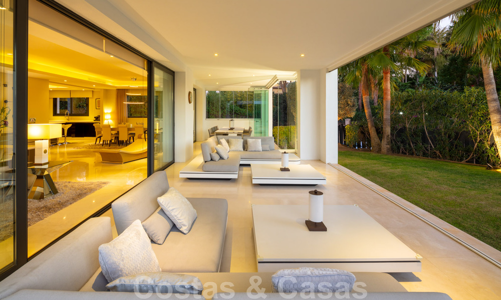 Villa de luxe contemporaine et élégante à vendre dans une communauté clôturée sur le Golden Mile à Marbella 38299