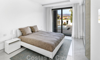 Appartement moderne et prêt à emménager à vendre, en première ligne de plage, avec vue sur la mer, entre Marbella et Estepona 38427 