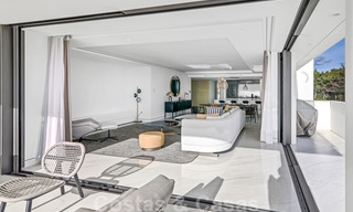 Appartement moderne et prêt à emménager à vendre, en première ligne de plage, avec vue sur la mer, entre Marbella et Estepona 38434 