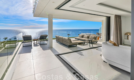 Appartement moderne et prêt à emménager à vendre, en première ligne de plage, avec vue sur la mer, entre Marbella et Estepona 38438