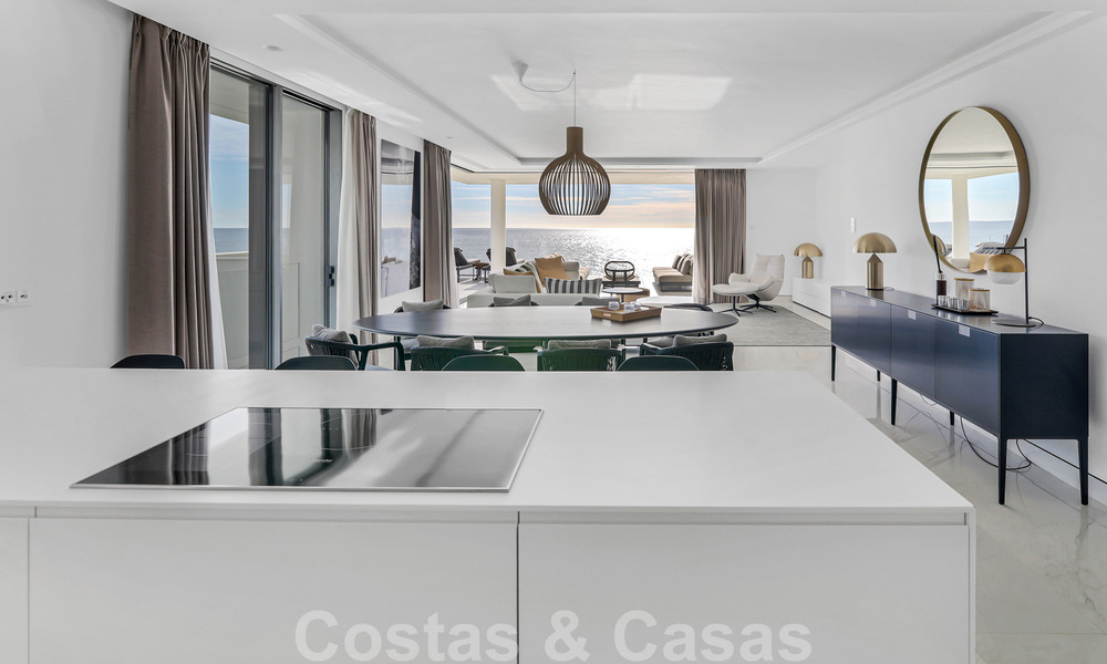 Appartement moderne et prêt à emménager à vendre, en première ligne de plage, avec vue sur la mer, entre Marbella et Estepona 38444