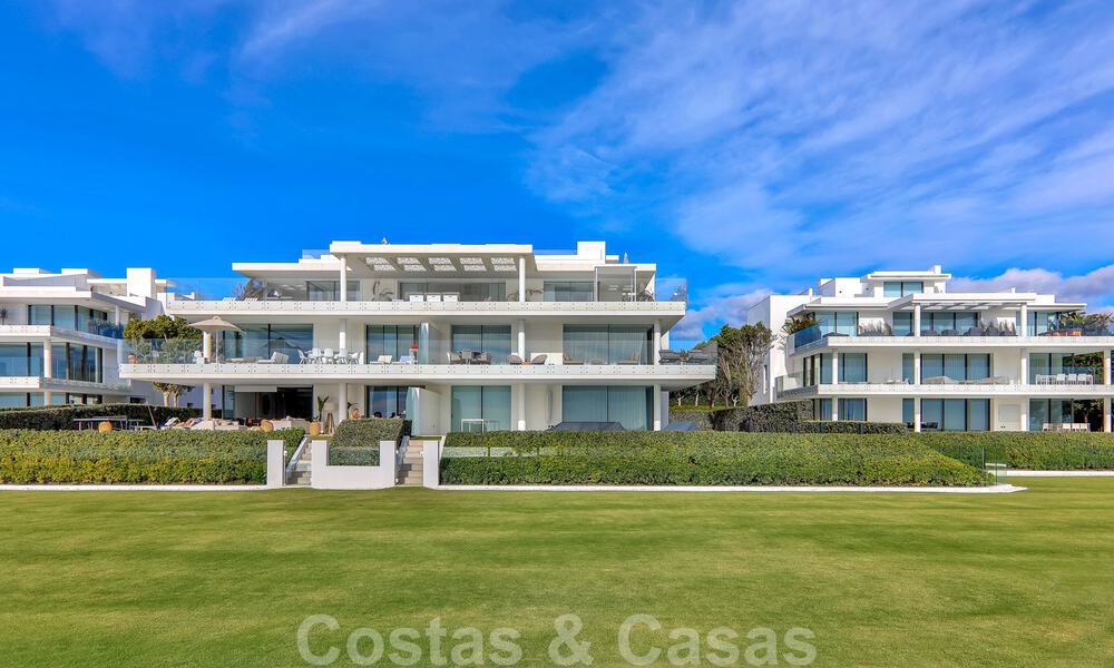 Appartement moderne et prêt à emménager à vendre, en première ligne de plage, avec vue sur la mer, entre Marbella et Estepona 38452