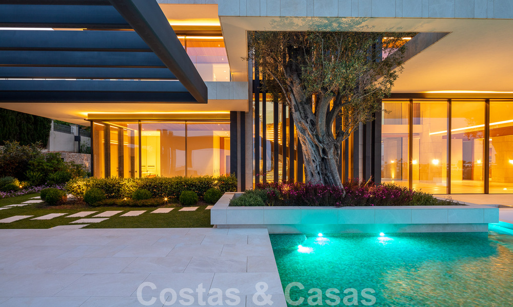 Nouvelle villa moderne et majestueuse à vendre, en première ligne de golf avec vue panoramique dans un complexe de golf cinq étoiles à Marbella - Benahavis 52346