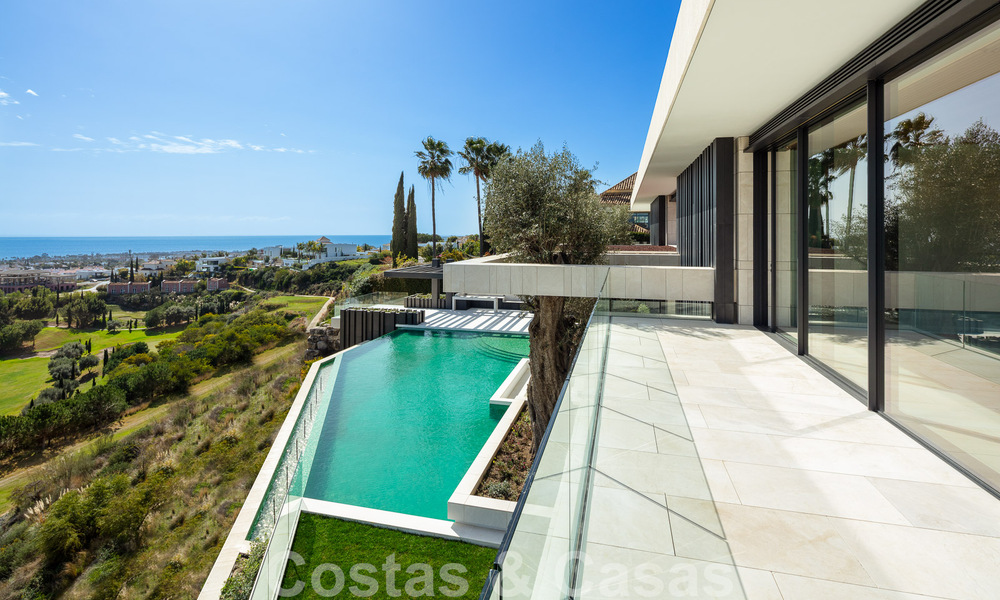 Nouvelle villa moderne et majestueuse à vendre, en première ligne de golf avec vue panoramique dans un complexe de golf cinq étoiles à Marbella - Benahavis 52362
