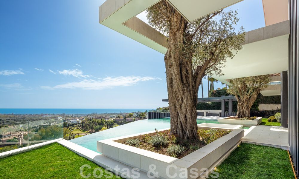 Nouvelle villa moderne et majestueuse à vendre, en première ligne de golf avec vue panoramique dans un complexe de golf cinq étoiles à Marbella - Benahavis 52364