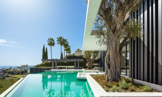 Nouvelle villa moderne et majestueuse à vendre, en première ligne de golf avec vue panoramique dans un complexe de golf cinq étoiles à Marbella - Benahavis 52365 