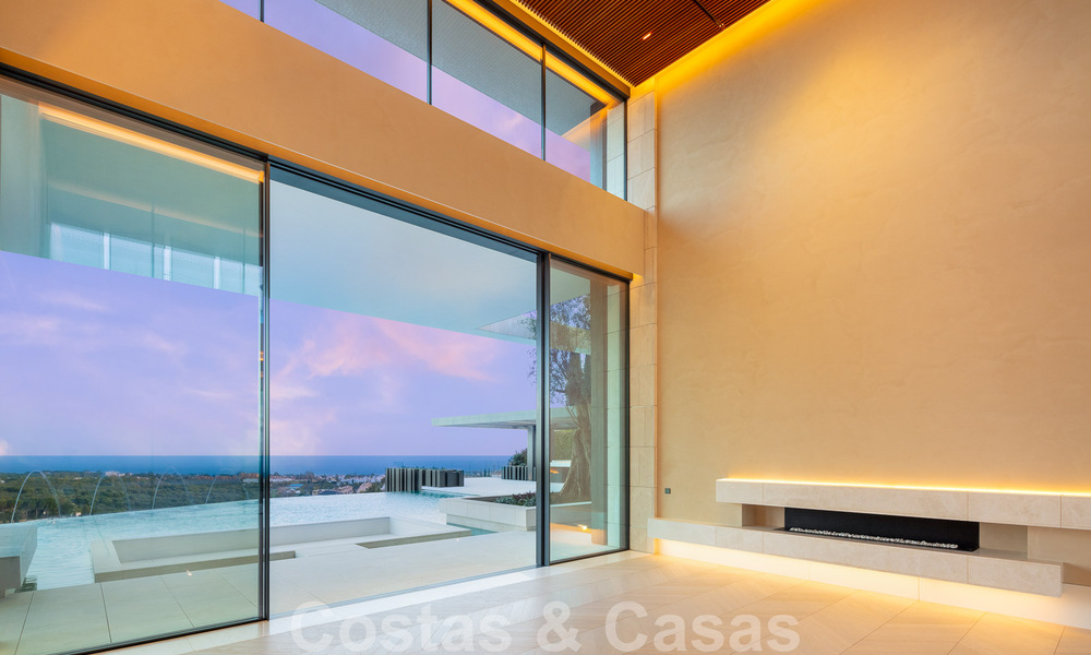 Nouvelle villa moderne et majestueuse à vendre, en première ligne de golf avec vue panoramique dans un complexe de golf cinq étoiles à Marbella - Benahavis 52370