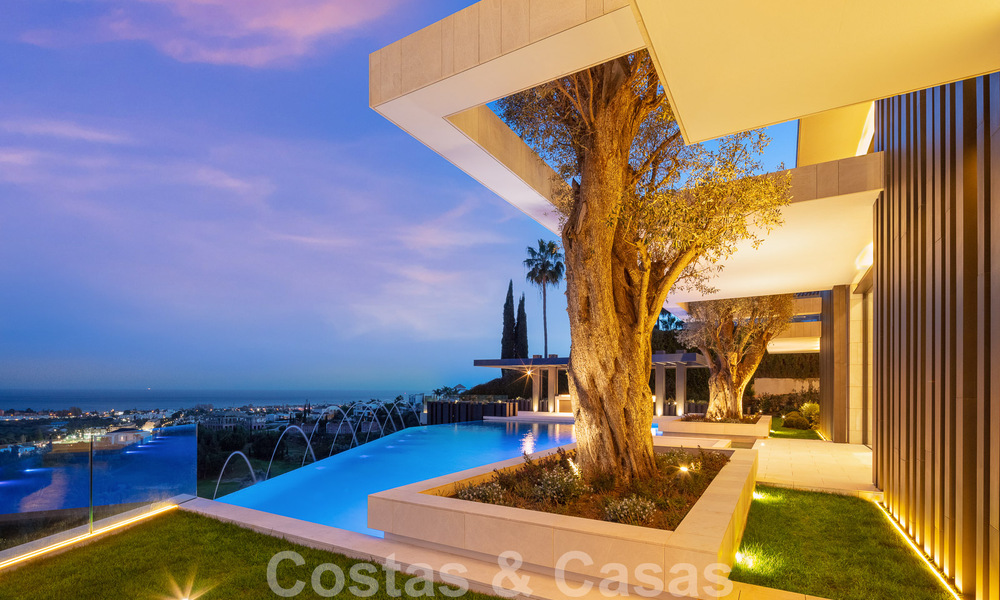 Nouvelle villa moderne et majestueuse à vendre, en première ligne de golf avec vue panoramique dans un complexe de golf cinq étoiles à Marbella - Benahavis 52374