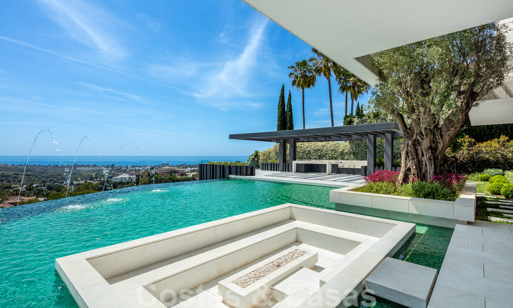 Nouvelle villa moderne et majestueuse à vendre, en première ligne de golf avec vue panoramique dans un complexe de golf cinq étoiles à Marbella - Benahavis 52375