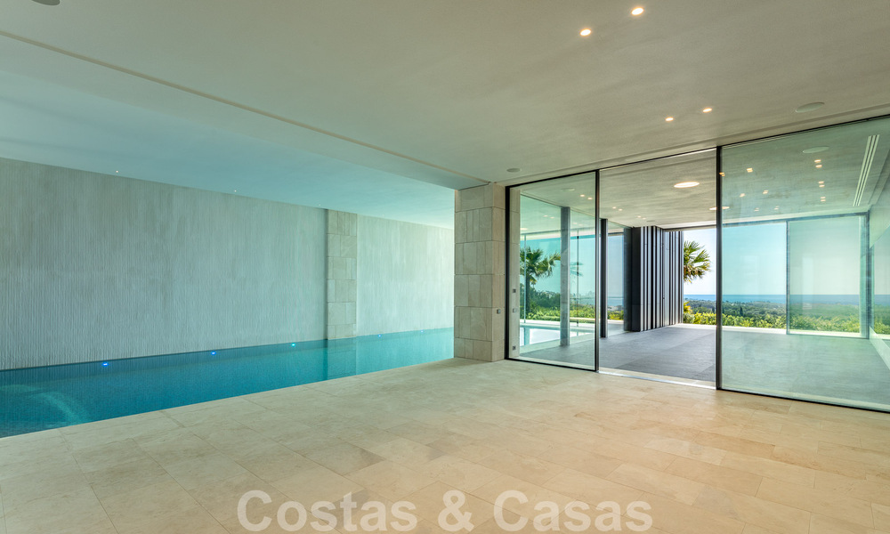 Nouvelle villa moderne et majestueuse à vendre, en première ligne de golf avec vue panoramique dans un complexe de golf cinq étoiles à Marbella - Benahavis 52378