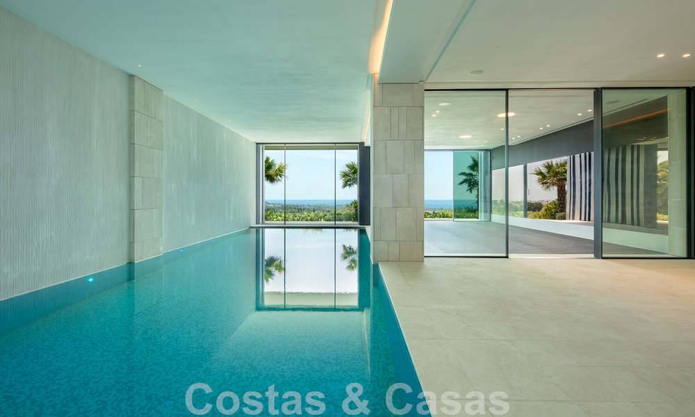 Nouvelle villa moderne et majestueuse à vendre, en première ligne de golf avec vue panoramique dans un complexe de golf cinq étoiles à Marbella - Benahavis 52379
