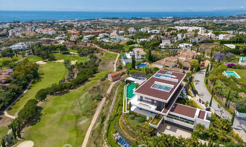 Nouvelle villa moderne et majestueuse à vendre, en première ligne de golf avec vue panoramique dans un complexe de golf cinq étoiles à Marbella - Benahavis 52385