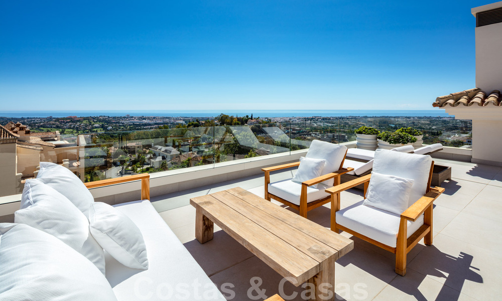 Prête à emménager, nouvelle villa de luxe à vendre avec vue panoramique sur la mer, dans un complexe de golf prestigieux à Benahavis - Marbella 38534