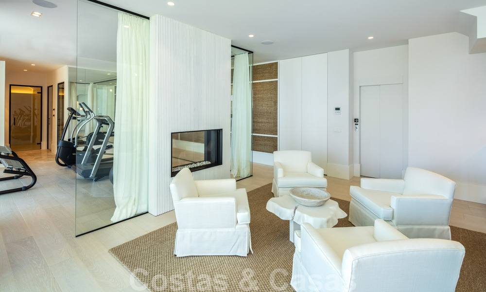 Prête à emménager, nouvelle villa de luxe à vendre avec vue panoramique sur la mer, dans un complexe de golf prestigieux à Benahavis - Marbella 38547