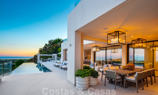 Prête à emménager, nouvelle villa de luxe à vendre avec vue panoramique sur la mer, dans un complexe de golf prestigieux à Benahavis - Marbella 38555 
