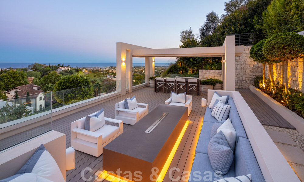 Prête à emménager, nouvelle villa de luxe à vendre avec vue panoramique sur la mer, dans un complexe de golf prestigieux à Benahavis - Marbella 38556