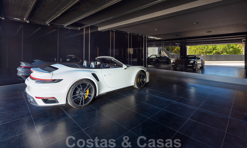 Prête à emménager, nouvelle villa de luxe à vendre avec vue panoramique sur la mer, dans un complexe de golf prestigieux à Benahavis - Marbella 38557