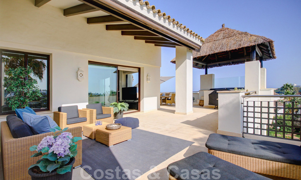 Magnifique penthouse contemporain à vendre avec vue panoramique sur la mer dans la zone exclusive de Benahavis - Marbella 38571