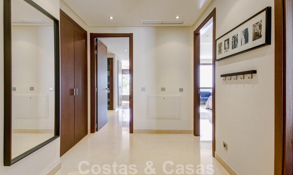 Magnifique penthouse contemporain à vendre avec vue panoramique sur la mer dans la zone exclusive de Benahavis - Marbella 38576