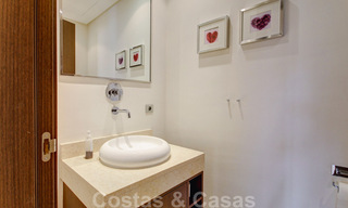 Magnifique penthouse contemporain à vendre avec vue panoramique sur la mer dans la zone exclusive de Benahavis - Marbella 38577 