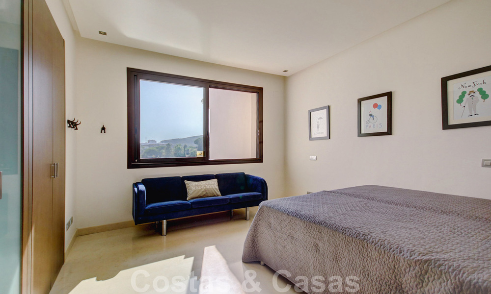 Magnifique penthouse contemporain à vendre avec vue panoramique sur la mer dans la zone exclusive de Benahavis - Marbella 38582
