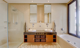 Magnifique penthouse contemporain à vendre avec vue panoramique sur la mer dans la zone exclusive de Benahavis - Marbella 38583 